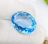 Beautiful Natural Swiss Blue Topaz Gemstone, 20.60 Carts Oval, For jewellery Making (19.3x14.5x8mm)