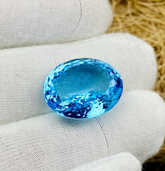 Beautiful Natural Swiss Blue Topaz Gemstone, 20.80 Carts Oval, For jewellery Making (18x15x9mm)