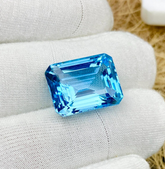 16.30 Carts Beautiful Natural Swiss Blue Topaz Gemstone , For jewellery Making (15.8x12.5x8.5mm)